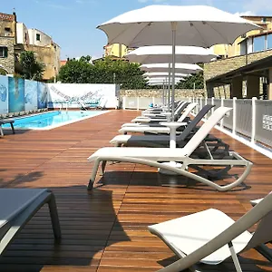 Western Anthurium Hotel